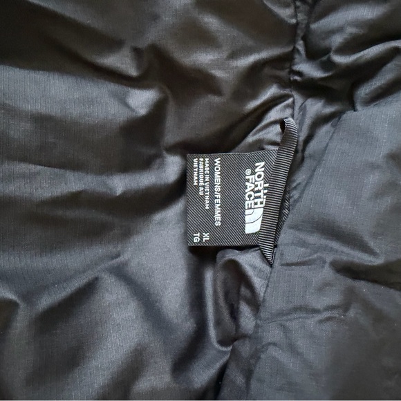 The North Face Women's Dark Puffer Jacket - Picture 3 of 5